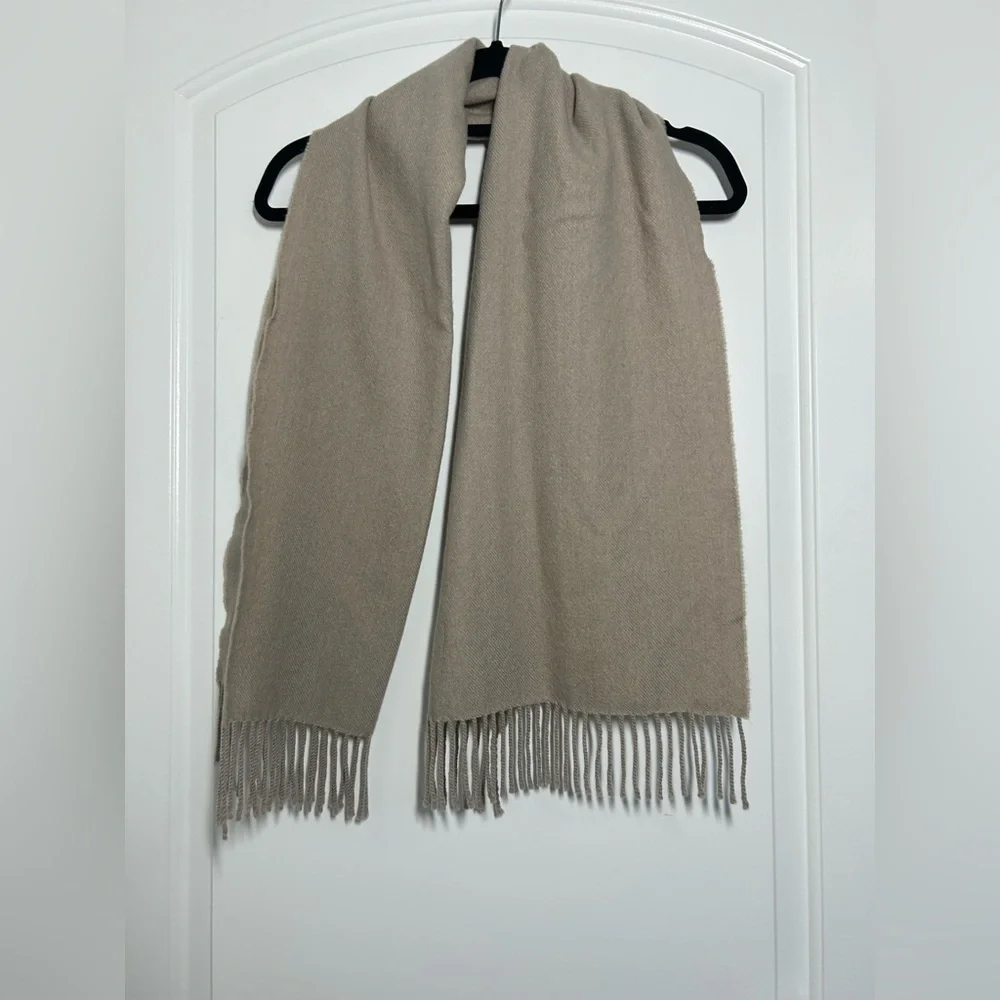 Italian Woolen Treasures Made in Italy Tan 100% Merino Wool Fringe Scarf chic